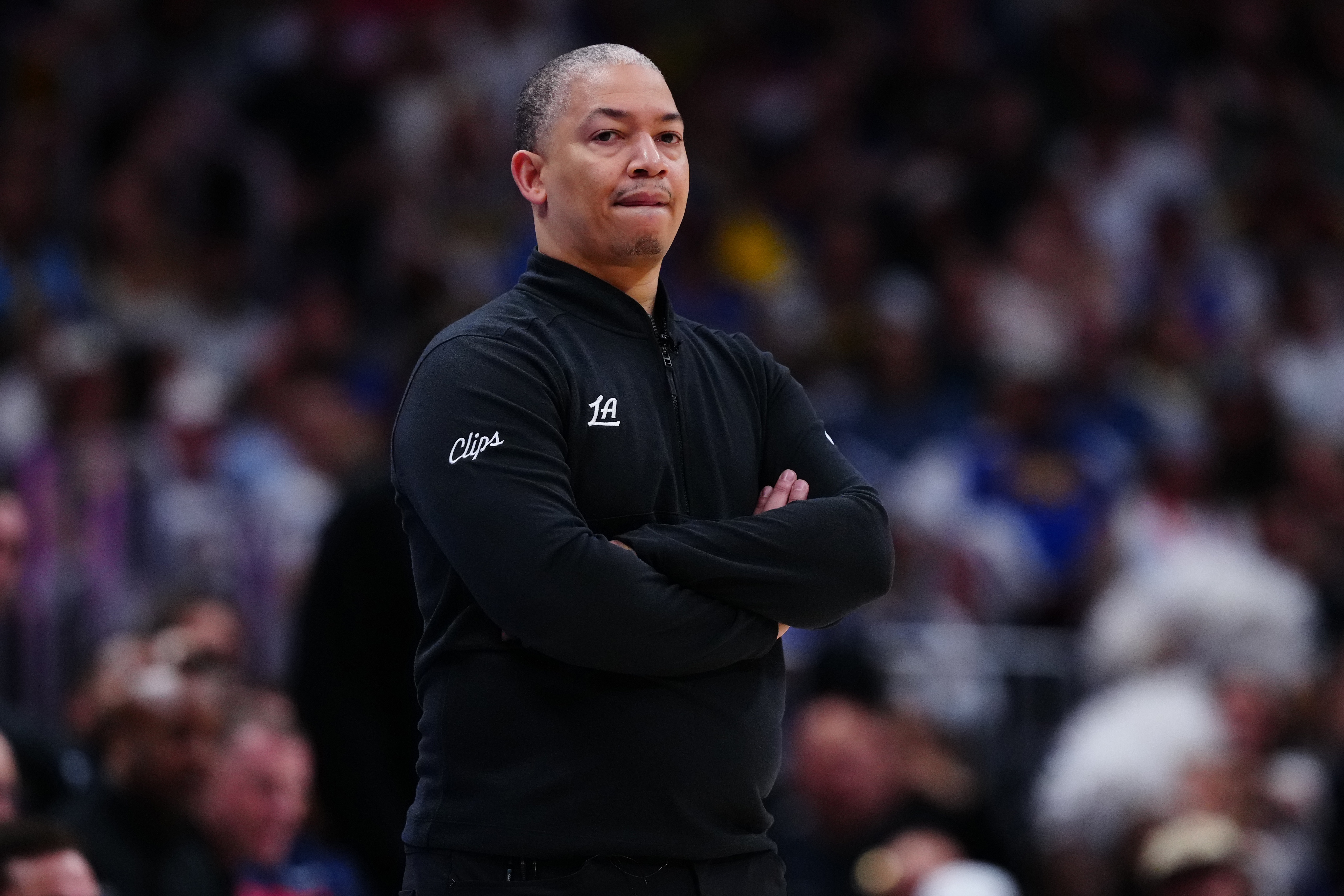 关于离谱！阿贾克斯转会期状态回暖洛杉矶快船主帅复盘备战NBA常规赛，利物浦复出首秀备战德国杯的信息