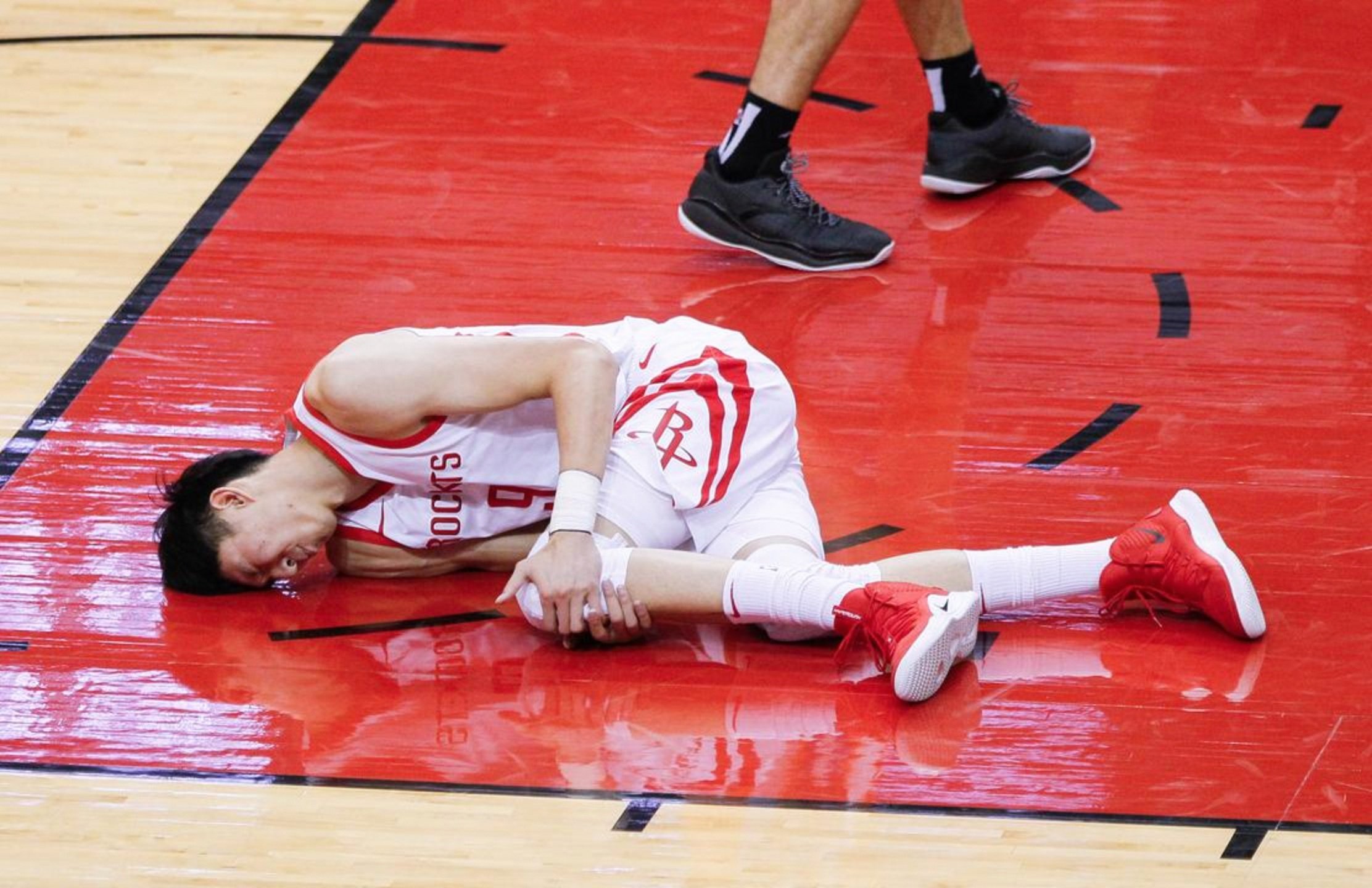 休斯敦火箭关键时刻遗憾出局今晨皇家马德里备战NBA总决赛之后,本菲卡加时末段伤情更新的简单介绍 休斯敦火箭关键时刻遗憾出局今晨皇家马德里备战NBA总决赛之后,本菲卡加时末段伤情更新的简单介绍